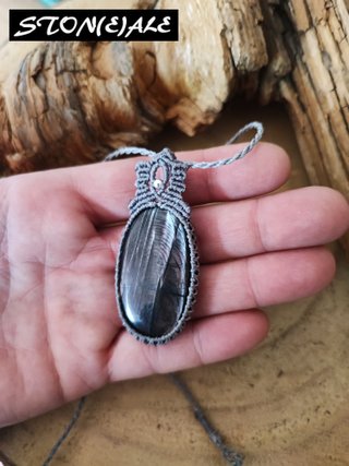Collana con ciondolo in macrame con iperstene