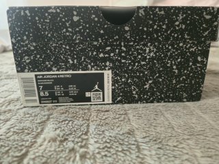 Zapatillas Jordan Beige y Blancas