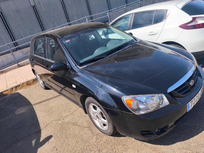 KIA Cerato 2005. - foto 1