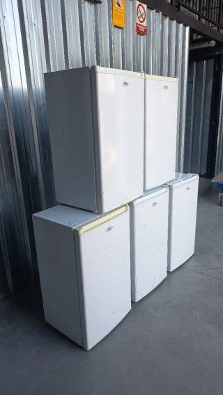 Frigorífico pequeño con congelador.portes domicilo