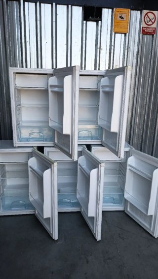 Frigorífico pequeño con congelador.portes domicilo