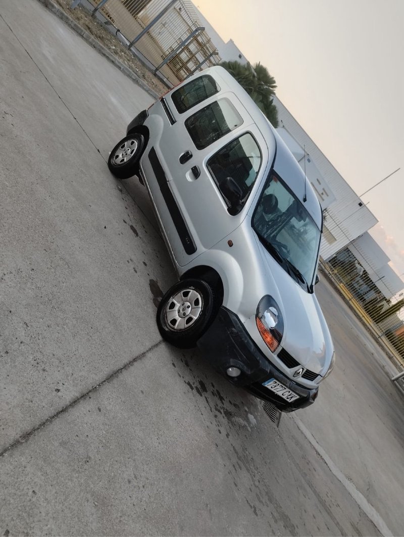 vendo Renault Kangoo 2005 - foto 1