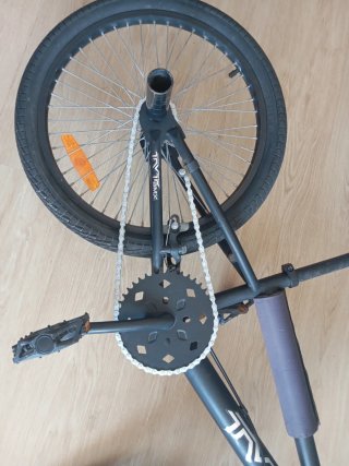 Bicicleta BMX negra