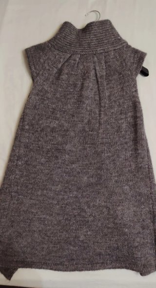 Gilet in maglia grigio con bottoni