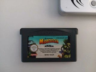 Game Boy Advance SP Tribal + Madagascar+Cargador