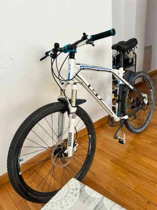 Bicicleta GT Avalanche 29 RockShox