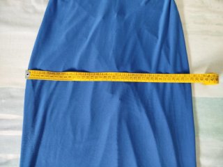 Abito lungo blu con drappeggio