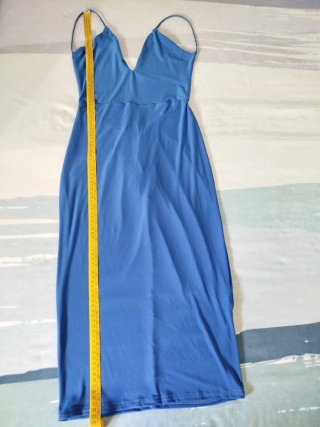 Abito lungo blu con drappeggio