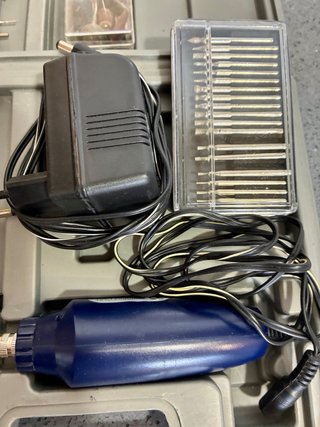 Mini herramienta eléctrica con accesorios