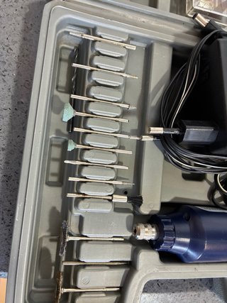 Mini herramienta eléctrica con accesorios