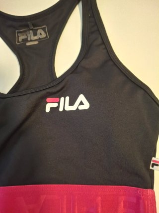 Top deportivo Fila negro y rosa talla XS