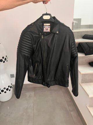 Chaqueta de cuero negra