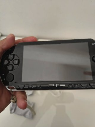 PSP Sony Nera con accessori