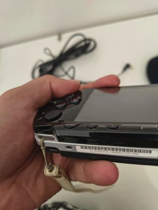 PSP Sony Nera con accessori