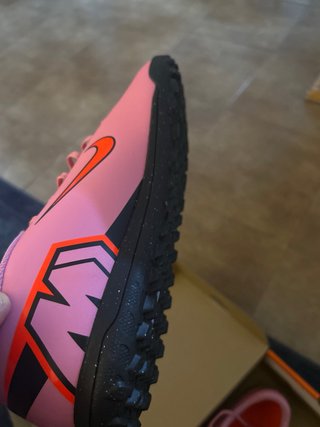 Botas de fútbol Nike Mercurial multitaco rosas