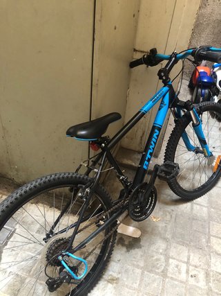 Bicicleta Btwin Azul y Negra