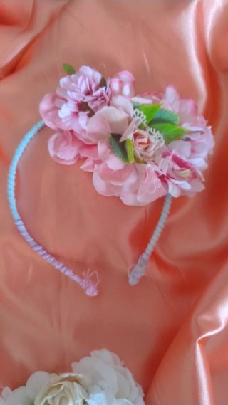 Lote de tocados florales