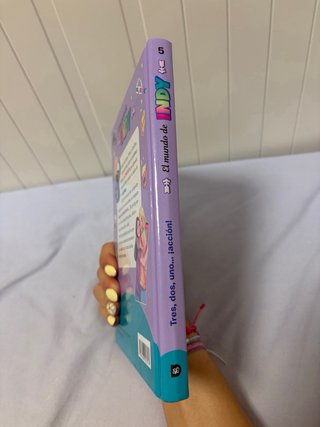 Libro de el mundo de Indy-Tres, dos, uno ¡accion!