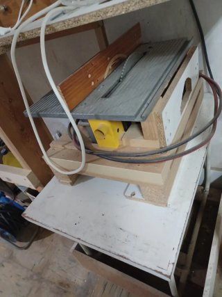 Mesa de corte para tarima