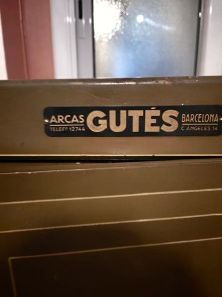 OPORTUNIDAD Caja Fuerte Antigua Gutes con Llave