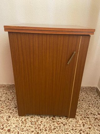 Máquina de coser Sigma con mueble