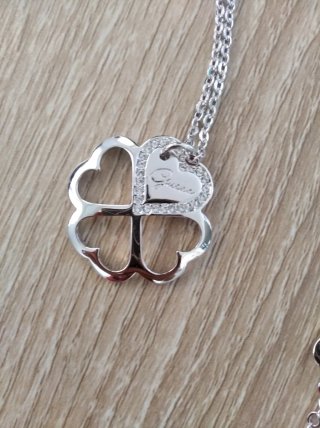 Conjunto Guess Colgante y Pulsera Trébol Plata