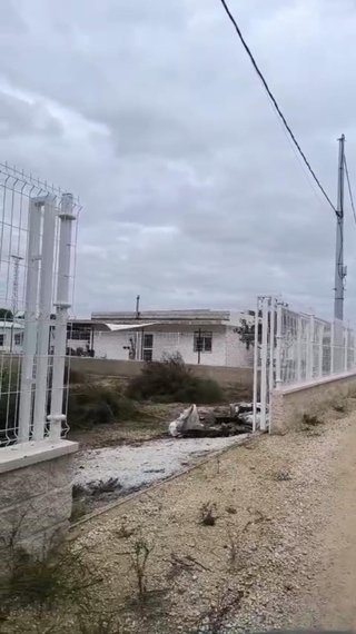 Se alquila parcela vallada de 500 m2