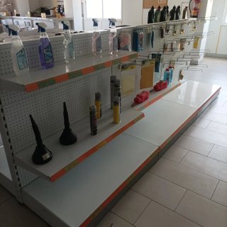 Estanterías góndola metálica blanca