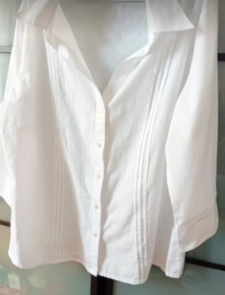 Blusa Kiabi BlancT. 44 Alt.72 De la axila la ax.44