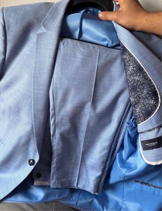 Traje de fiesta azul claro