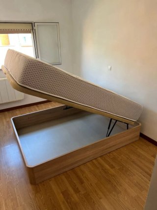 Divano letto in legno con materassi in memory foam