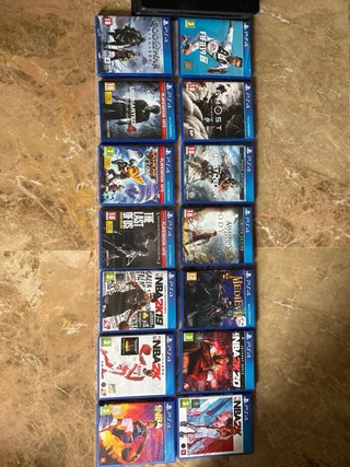 PS4 Slim 500GB + 2 Mandos + 14 Juegos
