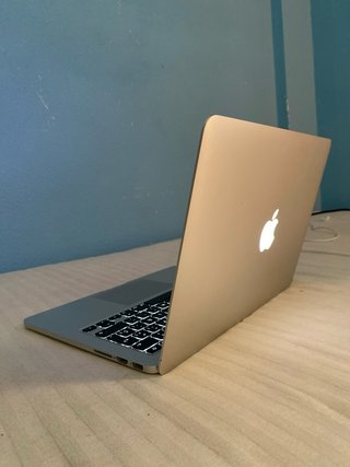 MacBook Pro 13” 2015 i5 8GB RAM Plata