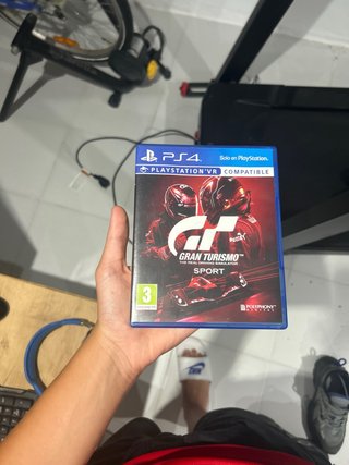 PS4 (PlayStation 4) con Gran Turismo Sport e Mando