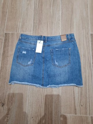 Falda vaquera Stradivarius Talla L.  NUEVA