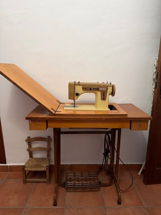 Máquina de coser Singer antigua