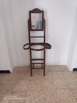 Perchero de madera con espejo y toallero