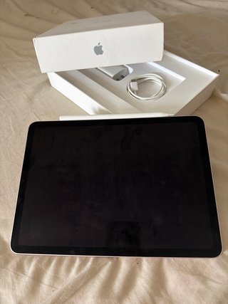 iPad Air 5 + Apple Pencil (Prezzo negoziabile)
