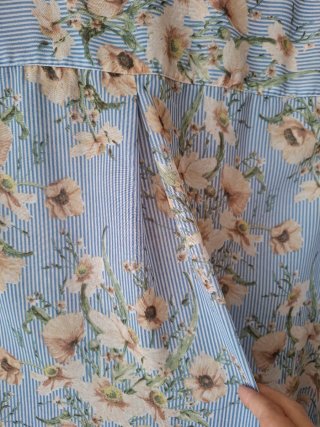 Camisa sin mangas floral azul