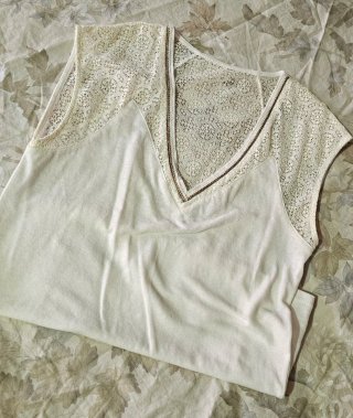 Blusa elegante encaje blanco