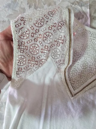 Blusa elegante encaje blanco
