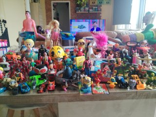 Lote figuras y juguetes varios