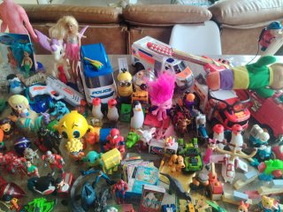 Lote figuras y juguetes varios