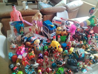 Lote figuras y juguetes varios