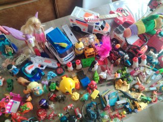 Lote figuras y juguetes varios