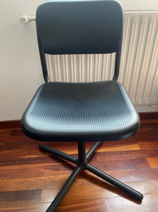 Smällen Silla de oficina negra giratoria
