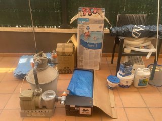 Piscina desmontable 4000L +bomba y accesorios.