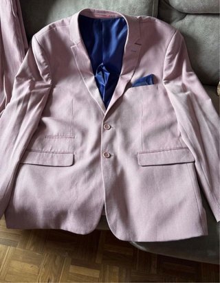 Traje de hombre rosa palo