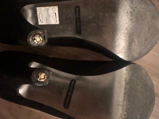 Scarpe tacco KOAN nere con catena