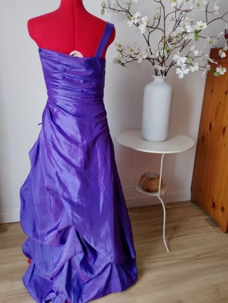 Vestido de fiesta morado